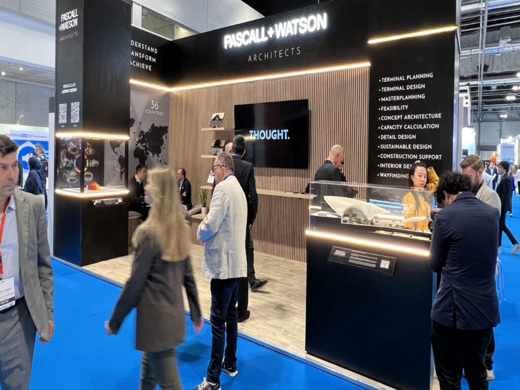 Pascall+Watson – Hybrid stand design
