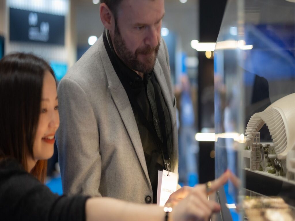 Pascall+Watson – Hybrid stand design