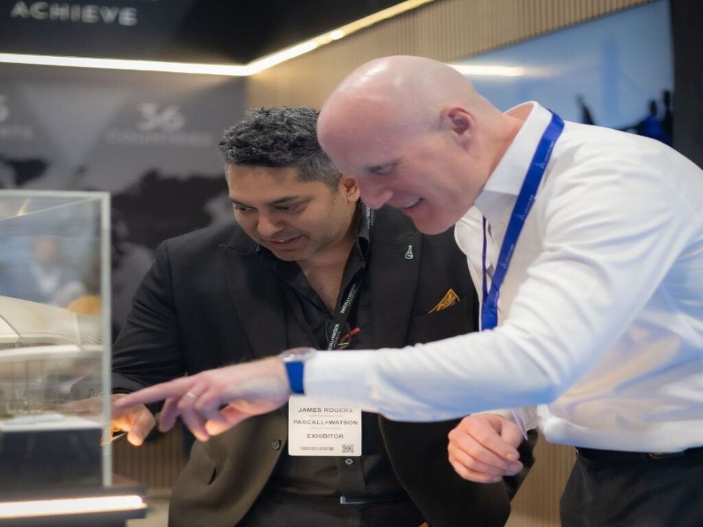 Pascall+Watson – Hybrid stand design